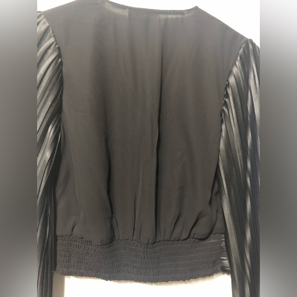 JAPNA black pleated long sleeve top size XS. - Picture 7 of 7